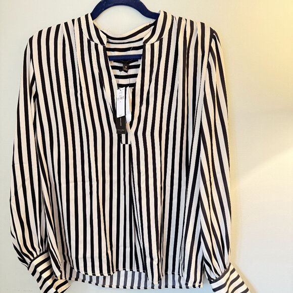 NWT Banana Republic Blouse Top Ivory/Black Striped V Neck Pullover - Picture 1 of 4